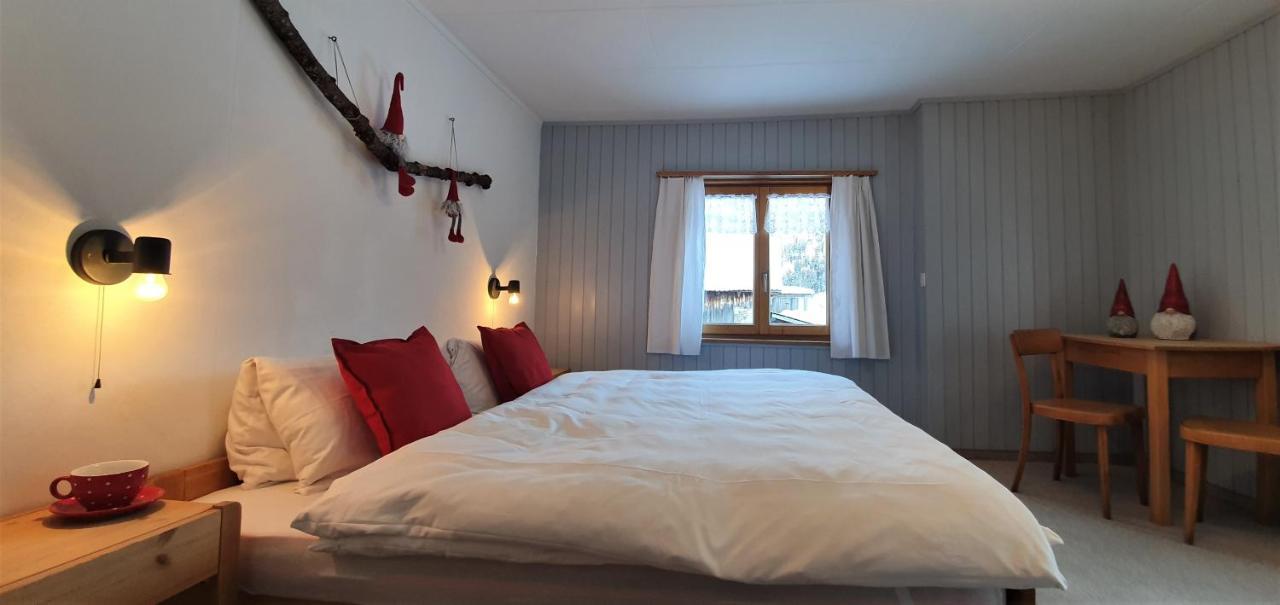 B&B Piz D'Err Tinzen Bagian luar foto